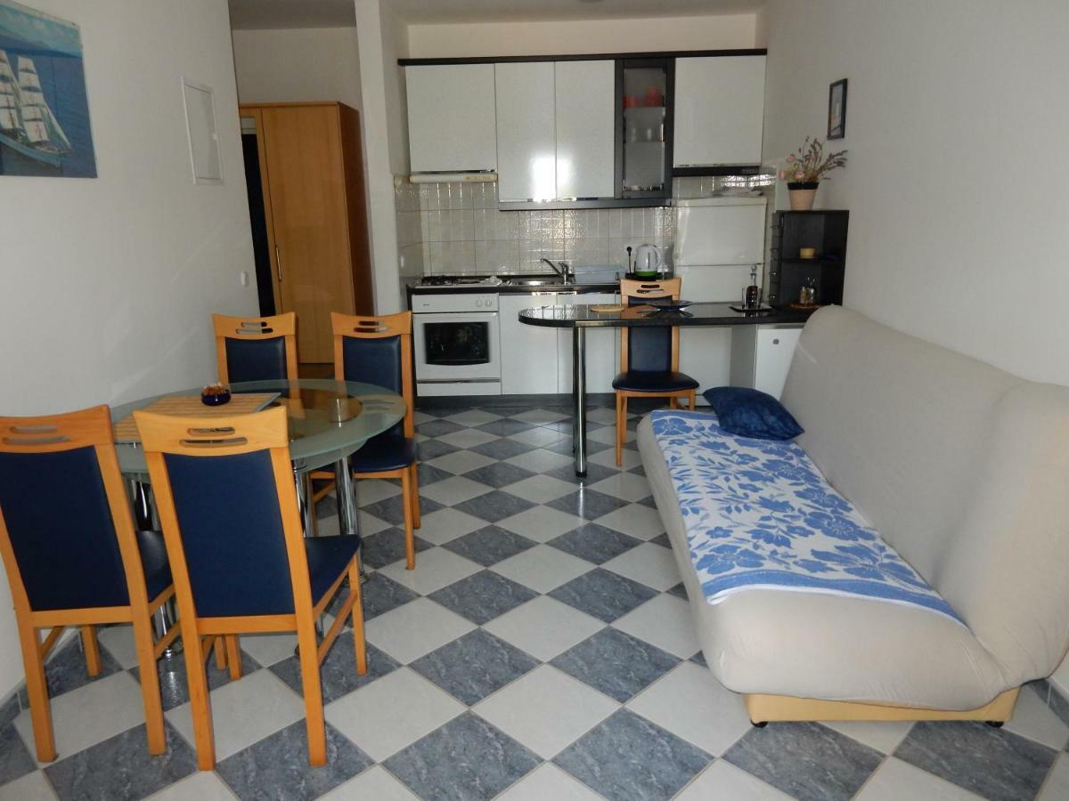 Apartments Indira II Ловиште Экстерьер фото
